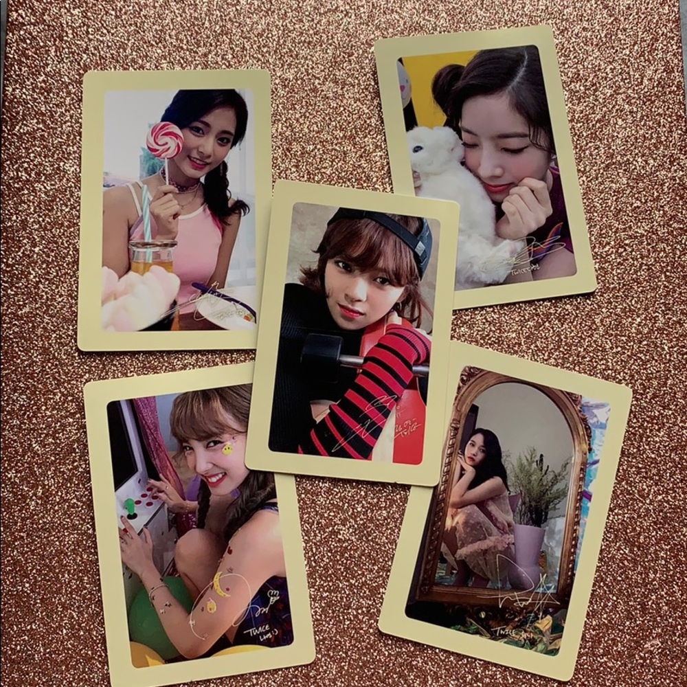 TWICE LIKEY PHOTOCARDS